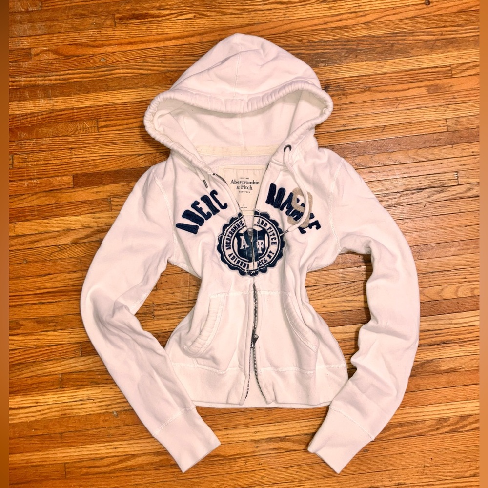 ABERCROMBIE & FITCH • HOODIES
